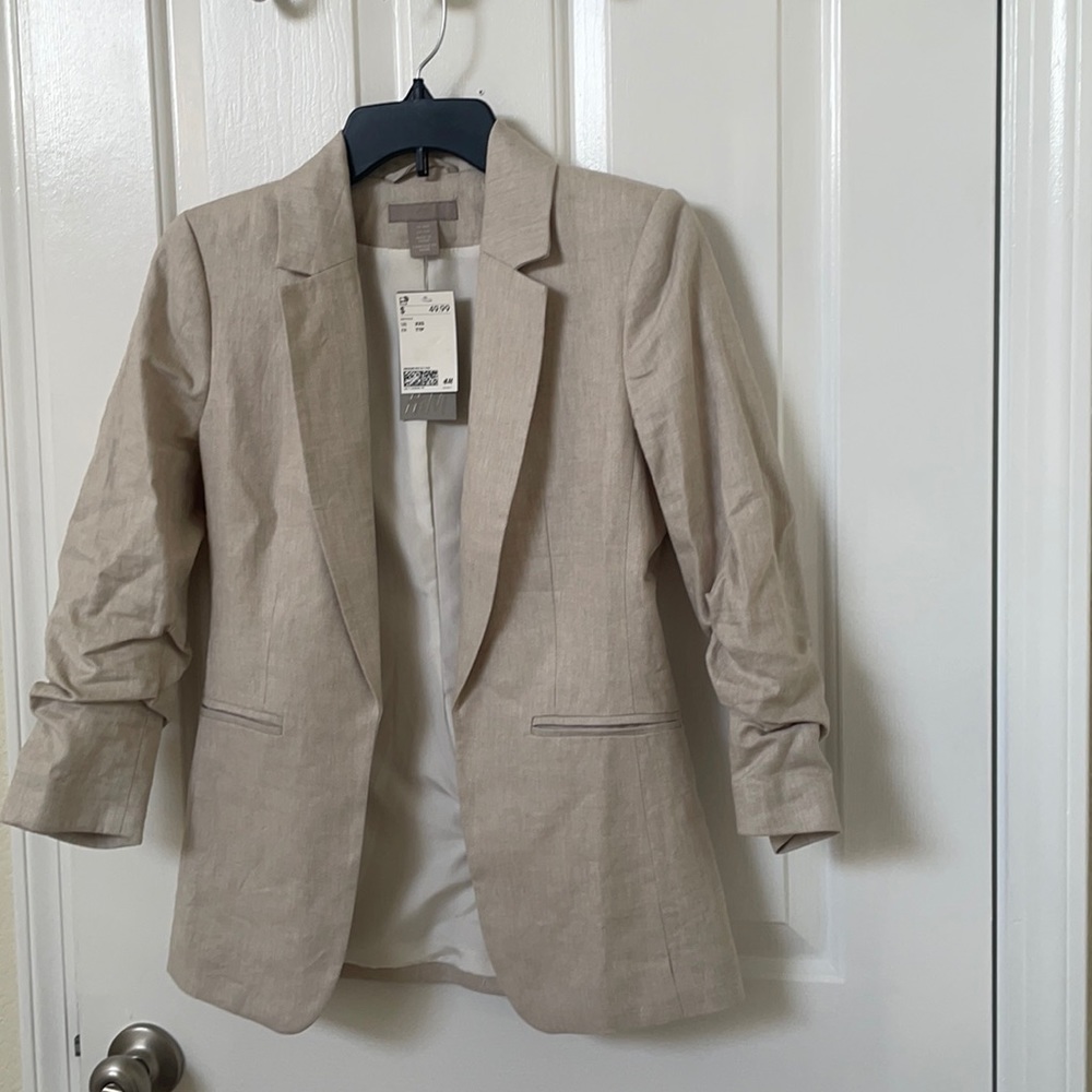H&M coat in size xxs.